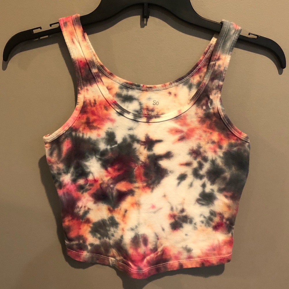 🌻 Tie Dyed Cropped Tank Top 🌻